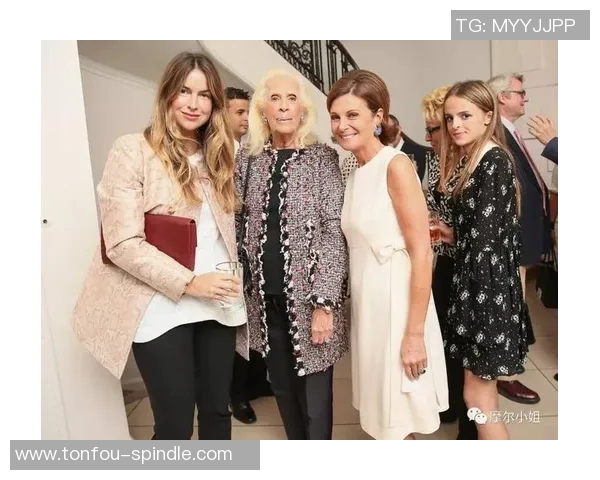 足球明星与助理的角色差异解析及其在职业生涯中的重要性探讨